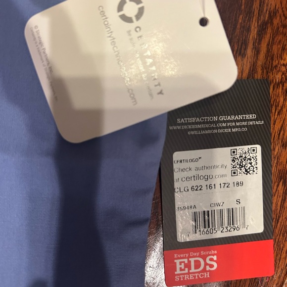 Dickies Classic Blue V-Neck Scrub Top NWT woman's size small - Picture 4 of 4